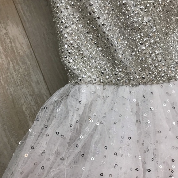 SHERRI HILL Ivory White Beaded Sequin Tulle Formal Dress Size 4 52913 - Picture 7 of 16